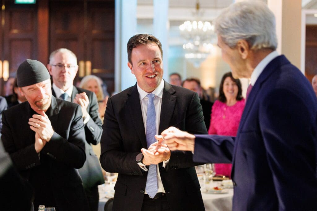 Venturewave Group Overview – The Edge, Alan Foy and U.S. climate envoy John Kerry at Venturewave’s 2024 Global Advisory Council dinner in Dublin